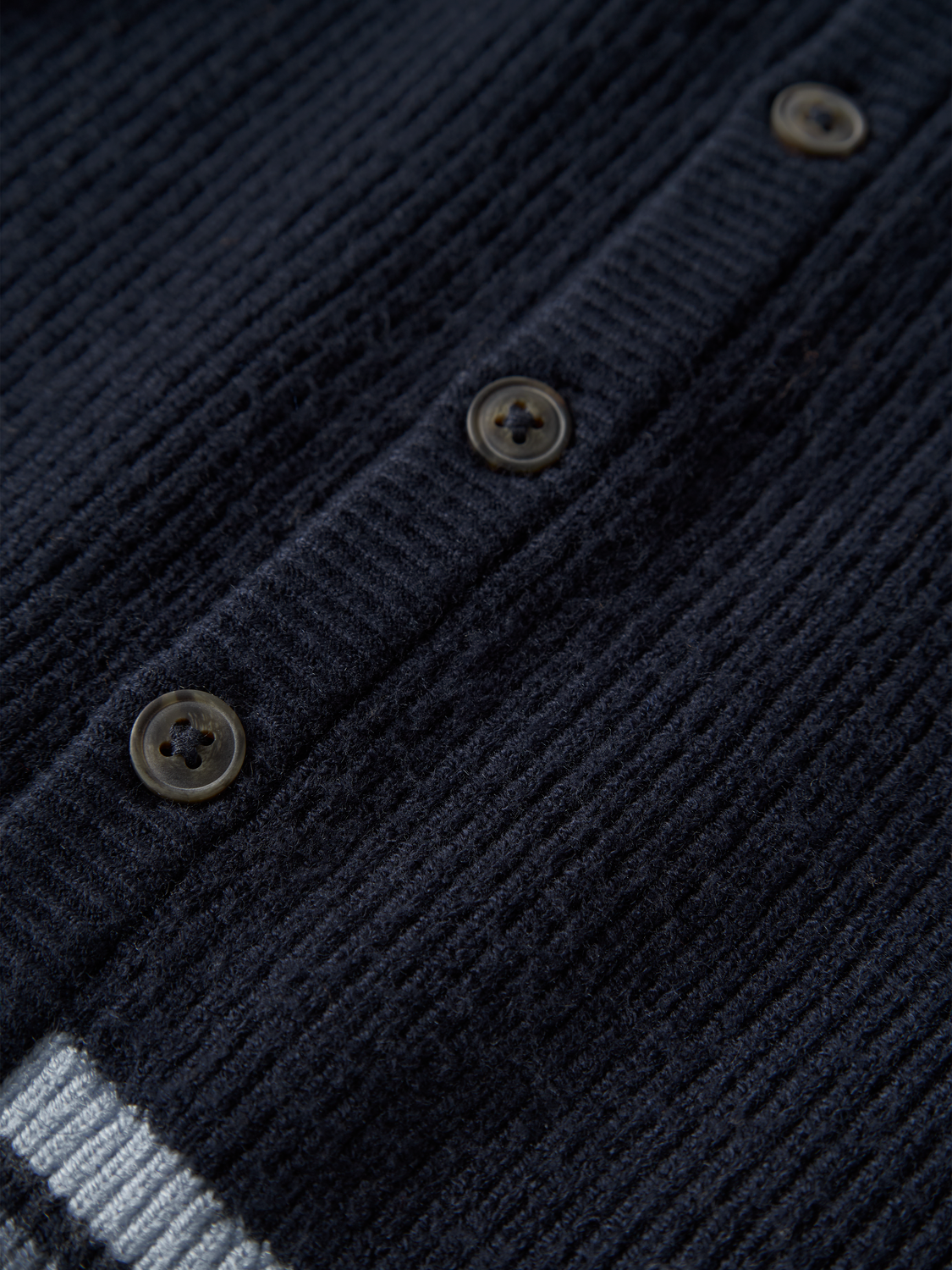 model_shot-front_full